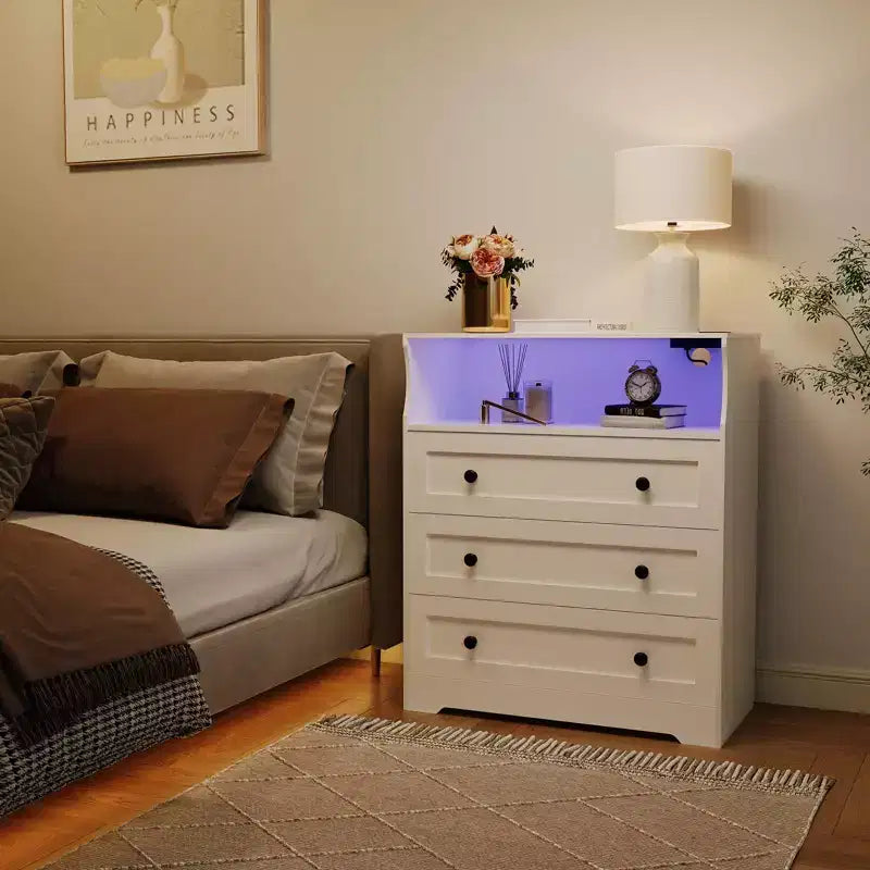 Small Dresser for Bedroom Closet Bedside with 3 Drawers, Wooden Dressers with Charging Station and LED Lights, Wood Chest of Drawers for Living Room