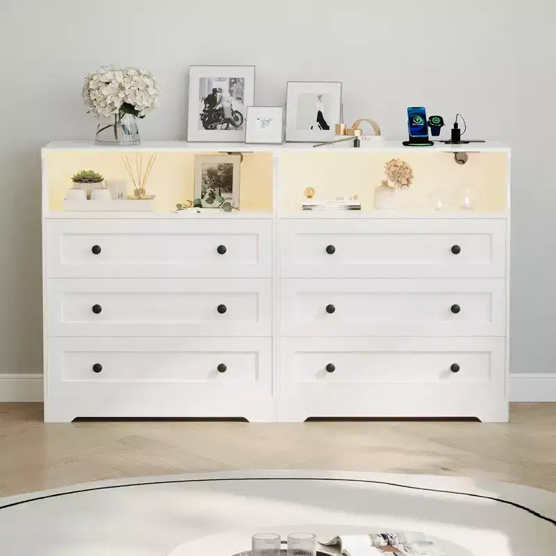 Small Dresser for Bedroom Closet Bedside with 3 Drawers, Wooden Dressers with Charging Station and LED Lights, Wood Chest of Drawers for Living Room
