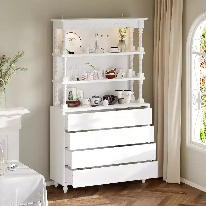 Meuble à liqueur blanc vintage avec étagères en verre trempé, 4 tiroirs et casier à vin avec éclairage LED, armoire de bar multi-rangements et vitrine