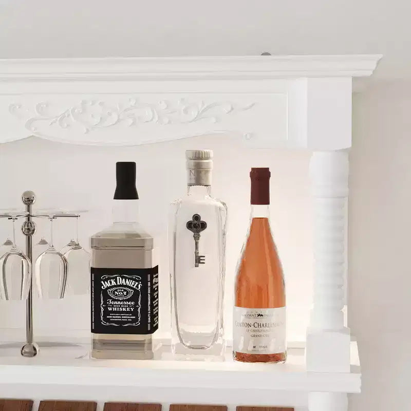 Meuble à liqueur blanc vintage avec étagères en verre trempé, 4 tiroirs et casier à vin avec éclairage LED, armoire de bar multi-rangements et vitrine