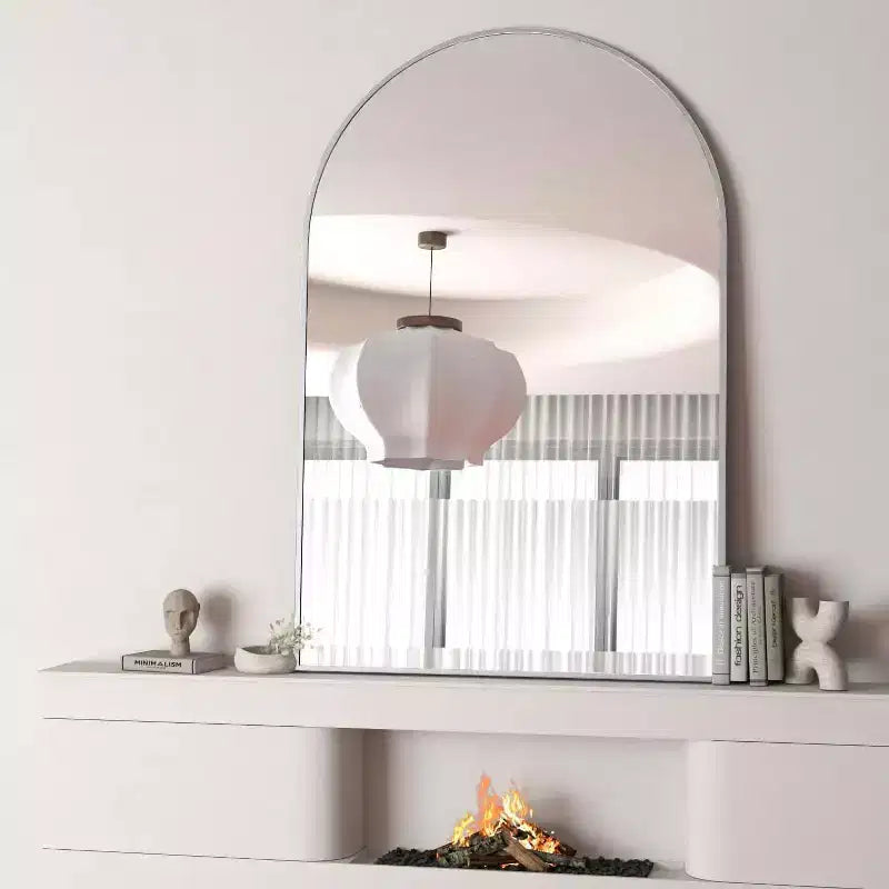 Miroir de salle de bain mural à cadre métallique arqué