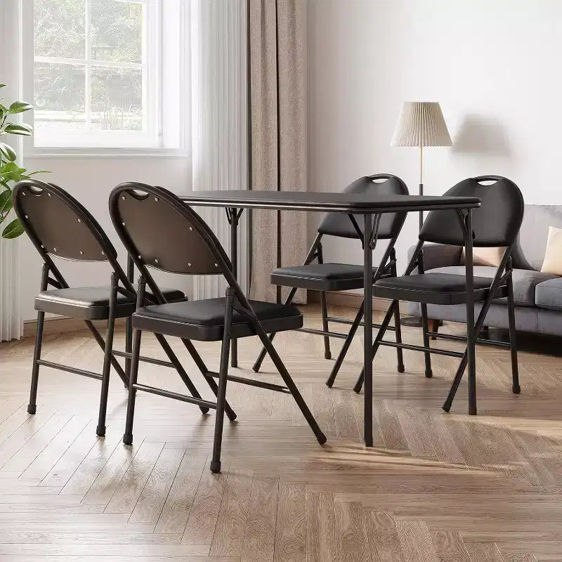 Table rectangulaire pliante portable avec surface en cuir PU, cadre métallique robuste, pieds antidérapants, résistante aux marques et aux éraflures.