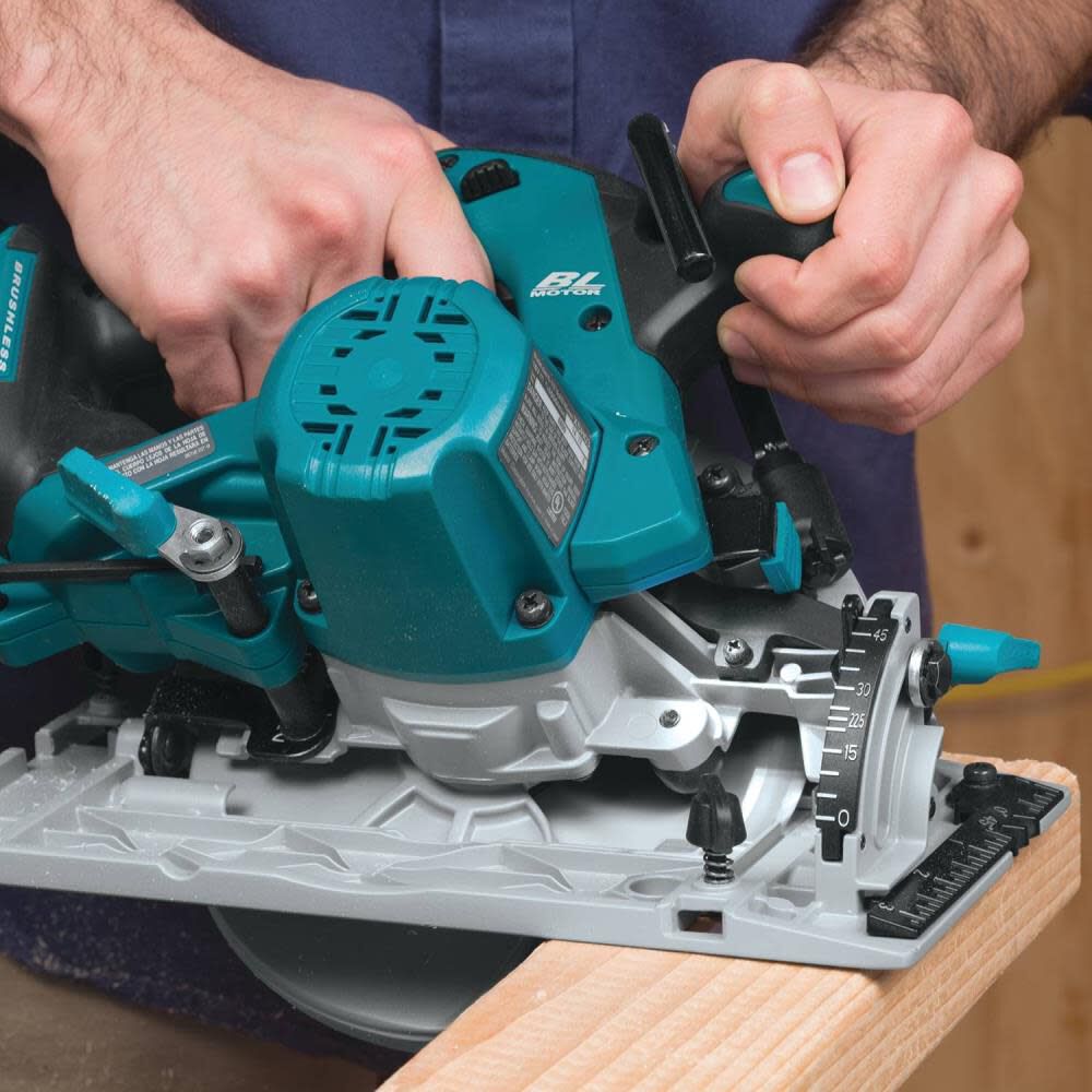 18V LXT Lithium-Ion Brushless Cordless 6-1/2 in. Circular Saw (Tool only) XSH03Z from