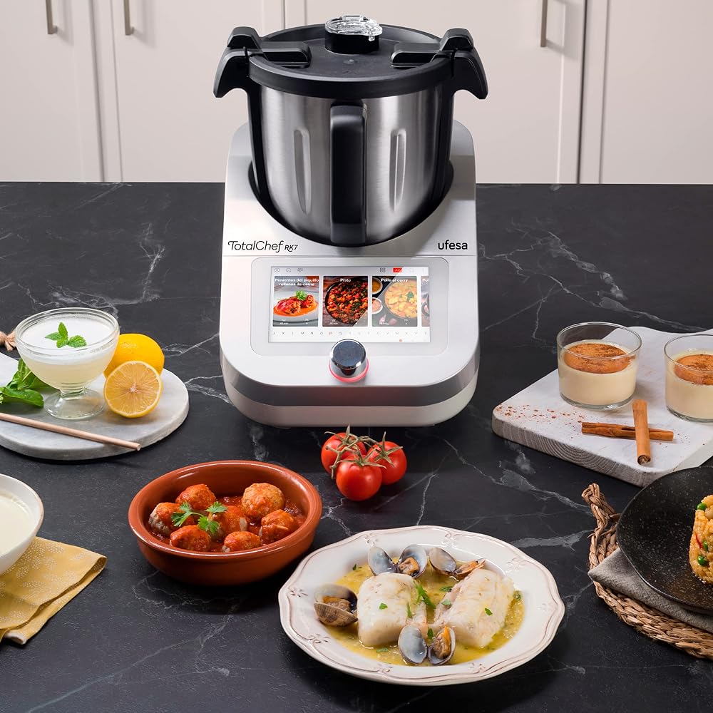 Ufesa TotalChef RK7 Robot de Cuisine Multifonctions Inteligent, WIFI, 30 Fonctions, 4.5L, Écran Tactile 7 Pouces, Balance Integrée, Livre de Recettes Interactif, Argent / Blanc : Cuisine et Maison