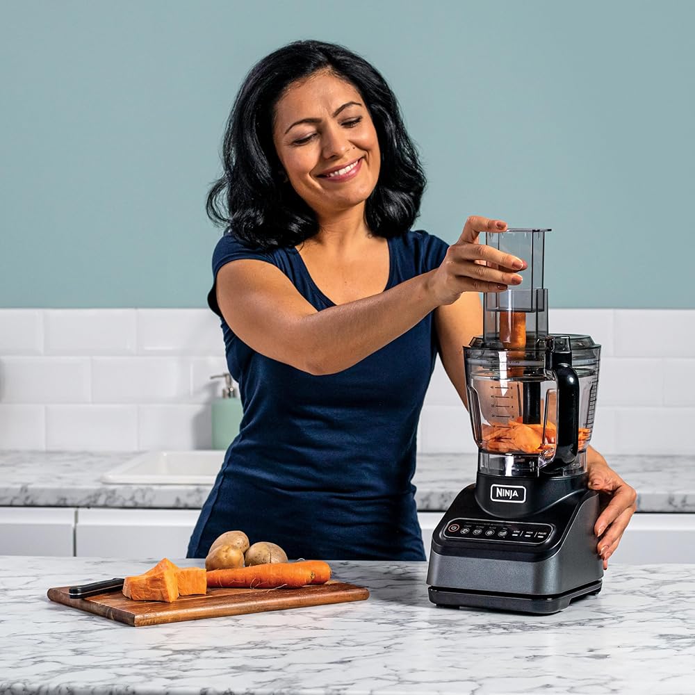 Ninja Robot de cuisine avec 4 programmes automatiques ; hacher, réduire en purée, trancher, mélanger, et 3 vitesses manuelles, bol de 2,1L, 850W, lave-vaisselle, noir BN650EU : Cuisine et Maison