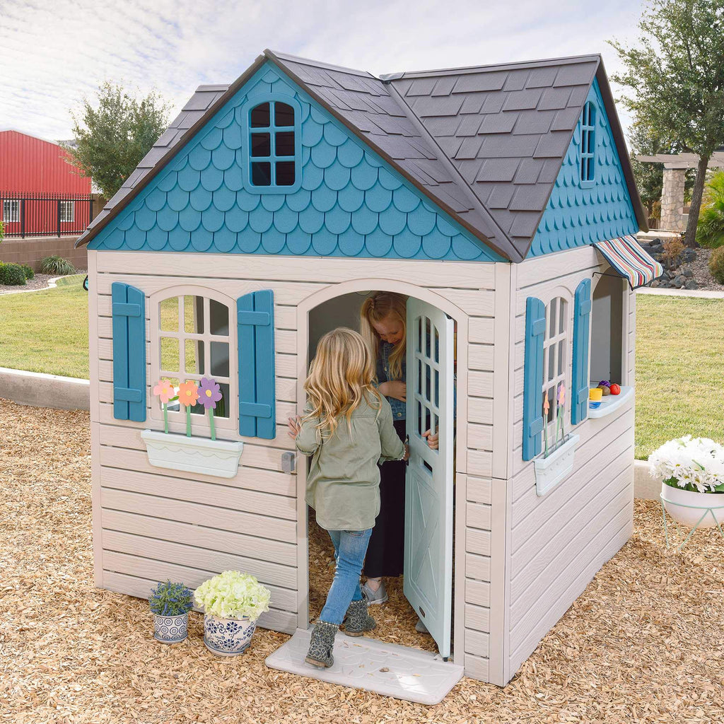 Lifetime Heavy Plastic Outdoor Playhouse