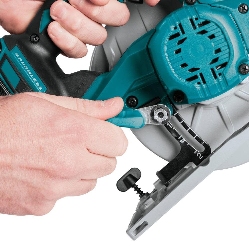 18V LXT Lithium-Ion Brushless Cordless 6-1/2 in. Circular Saw (Tool only) XSH03Z from