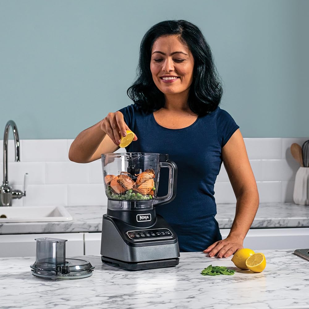 Ninja Robot de cuisine avec 4 programmes automatiques ; hacher, réduire en purée, trancher, mélanger, et 3 vitesses manuelles, bol de 2,1L, 850W, lave-vaisselle, noir BN650EU : Cuisine et Maison