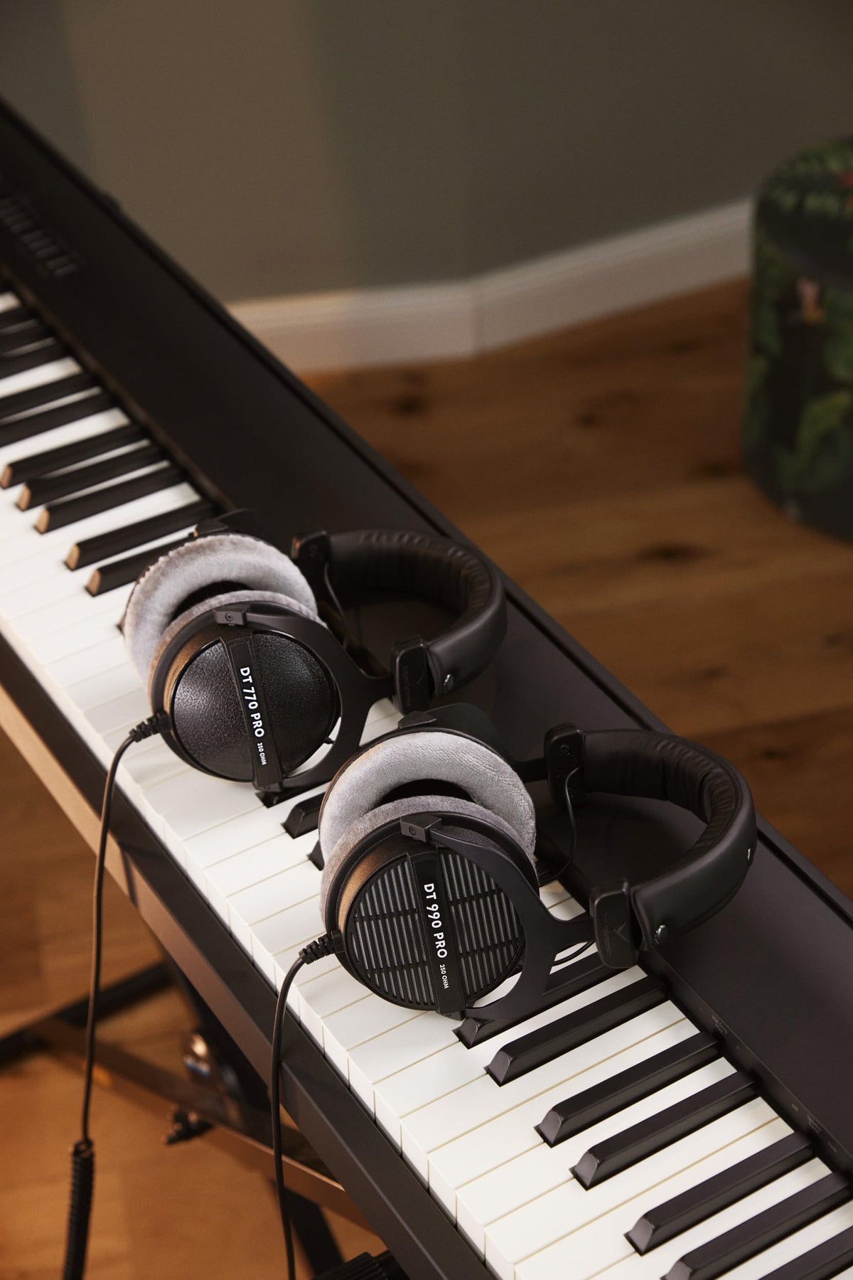 beyerdynamic 770 PRO Studio Headphone