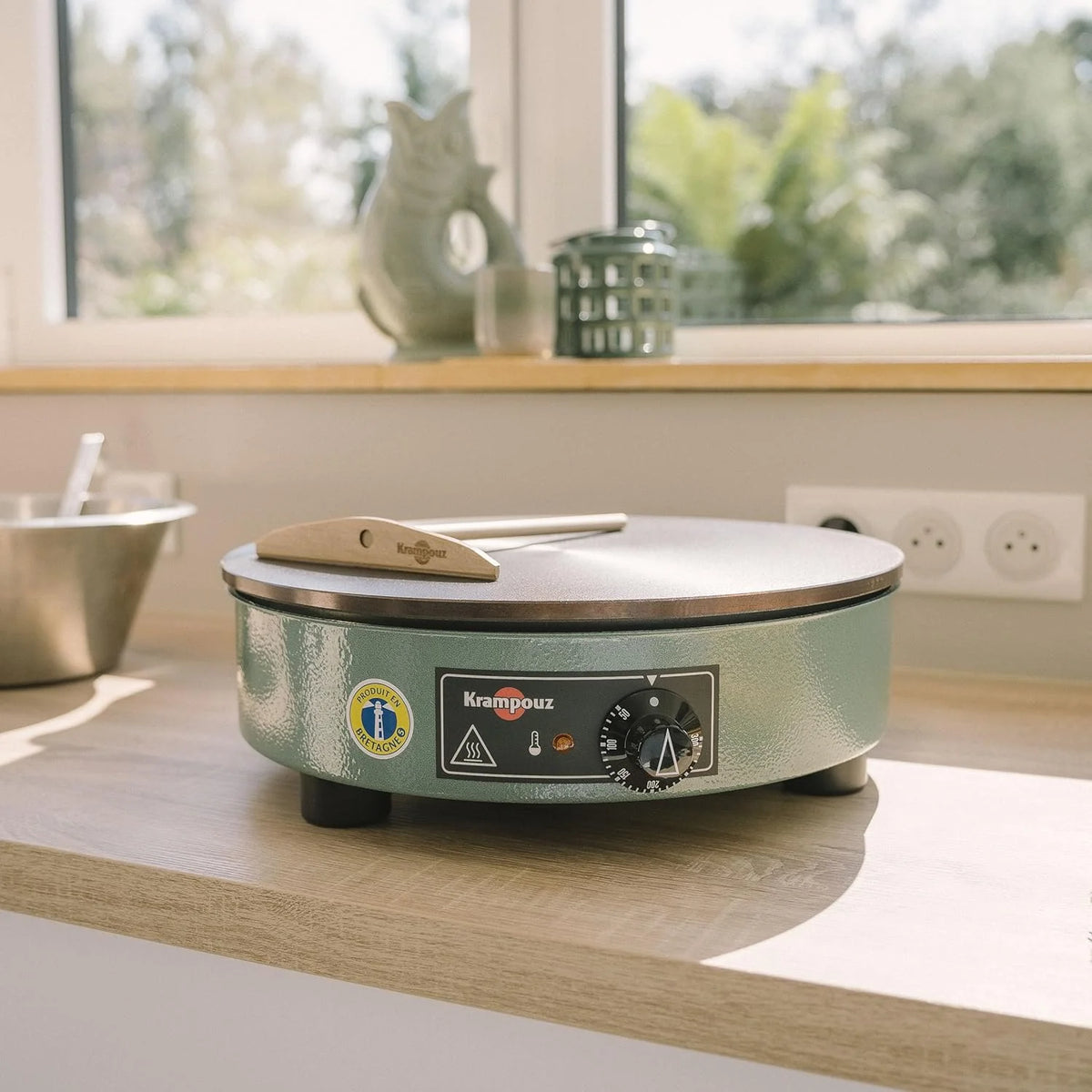 Crêpière Électrique BILLIG - 220-240 Volts et 2500 Watts - Réf CEBPA3AO-KR